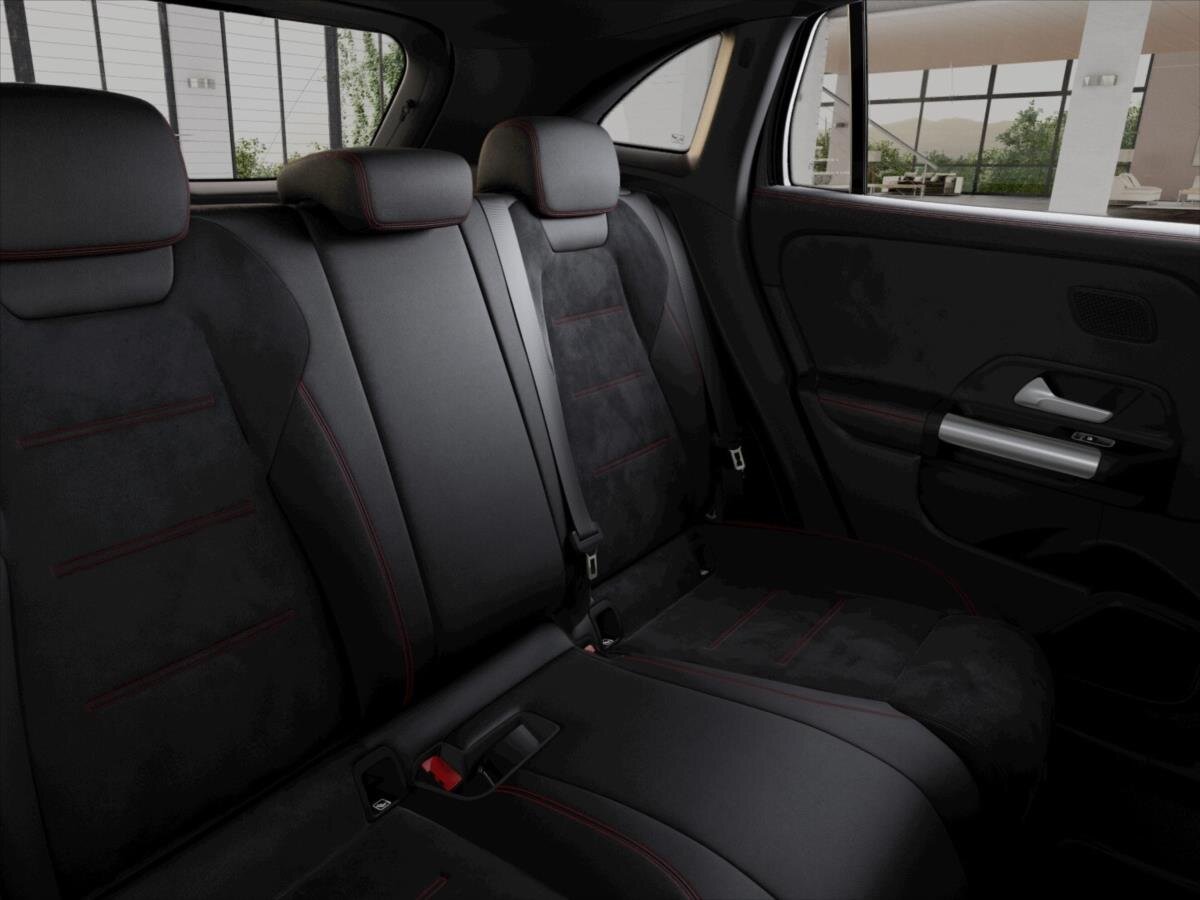 Mercedes-Benz GLA SUV / Terénní 1,3 l 120 kw