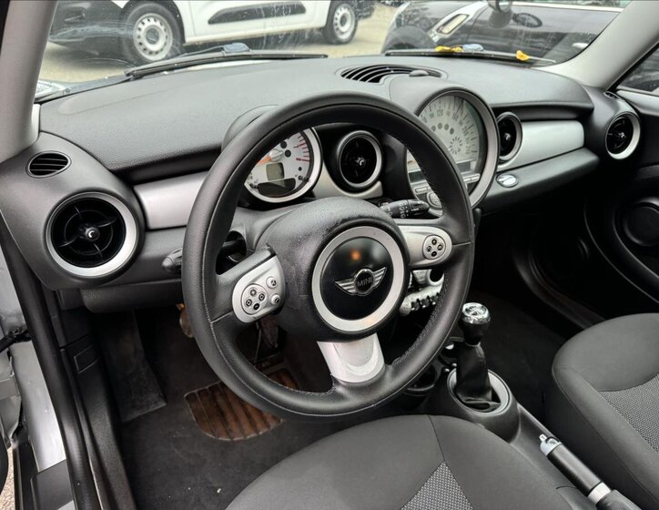 Mini Cooper Hatchback 1,6 l 88 kw