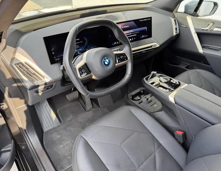 BMW iX 5
