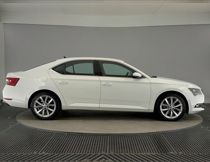 Škoda Superb Liftback 1,4 l 110 kw