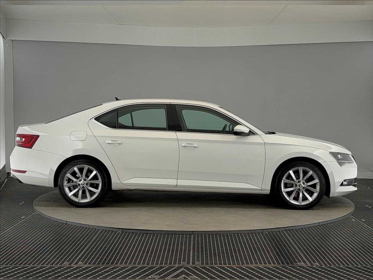 Škoda Superb Liftback 1,4 l 110 kw
