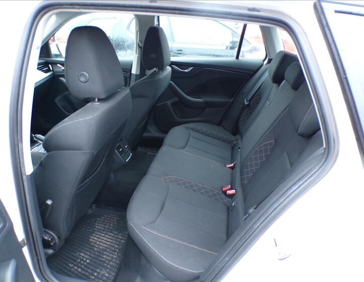 Škoda Kamiq Hatchback 999,0 70 kw