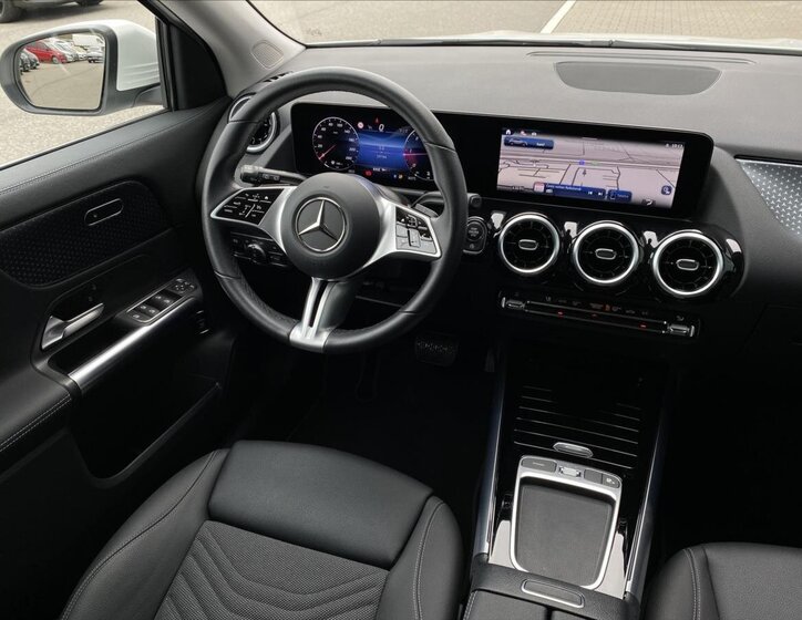 Mercedes-Benz GLA 13