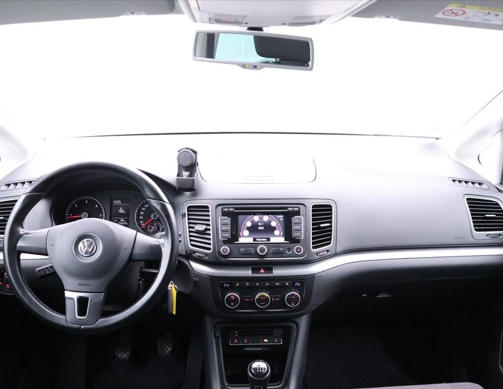 Volkswagen Sharan 24