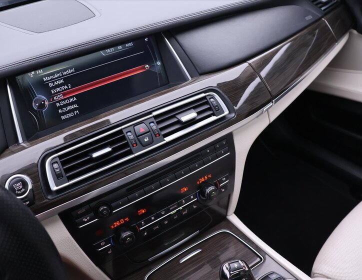 BMW Řada 7 Sedan 3,0 l 190 kw