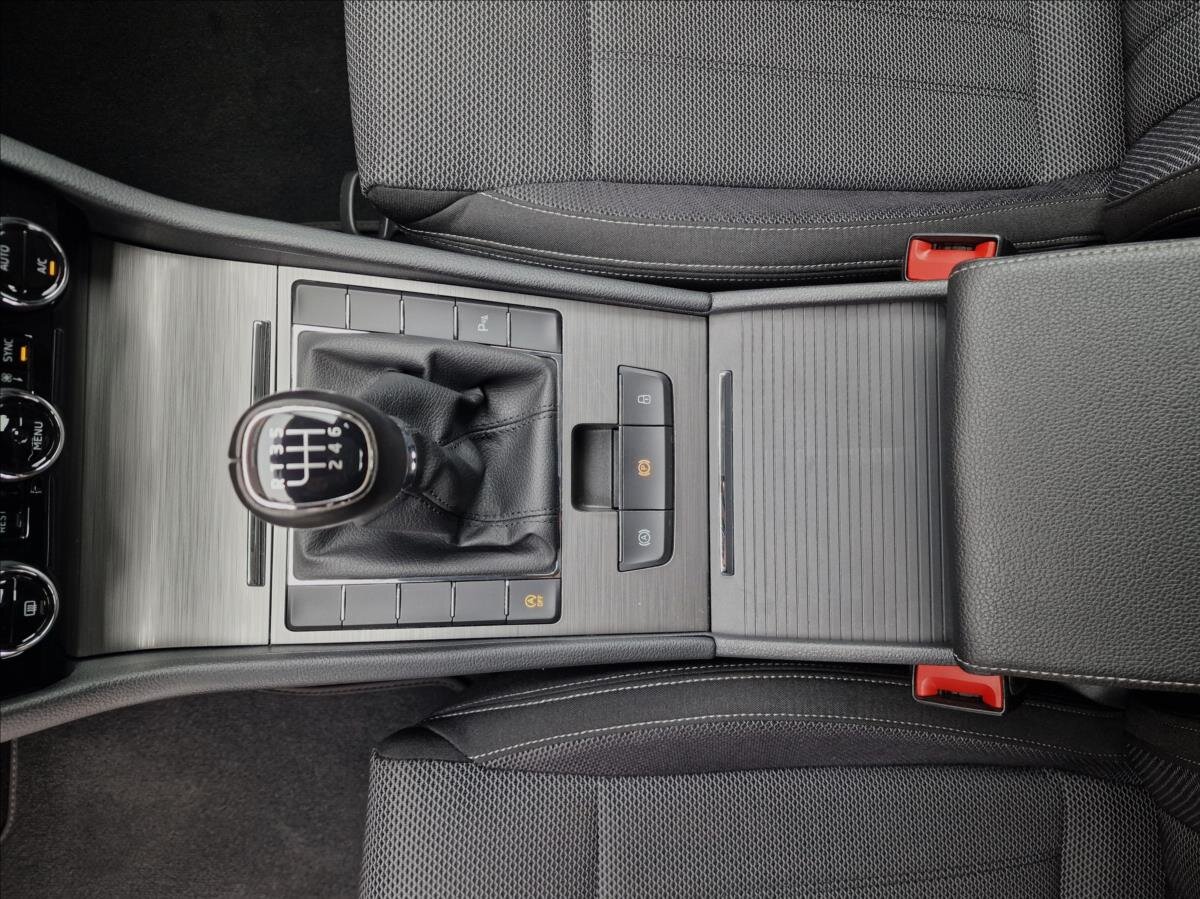 Škoda Superb Kombi 1,5 l 110 kw