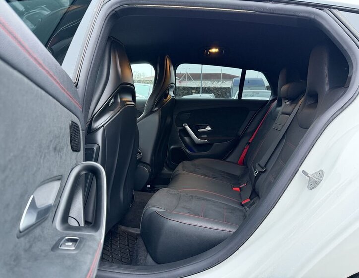 Mercedes-Benz CLA Kombi 2,0 l 310 kw