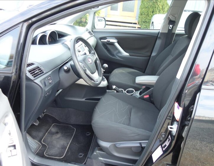 Toyota Verso MPV 1,6 l 97 kw