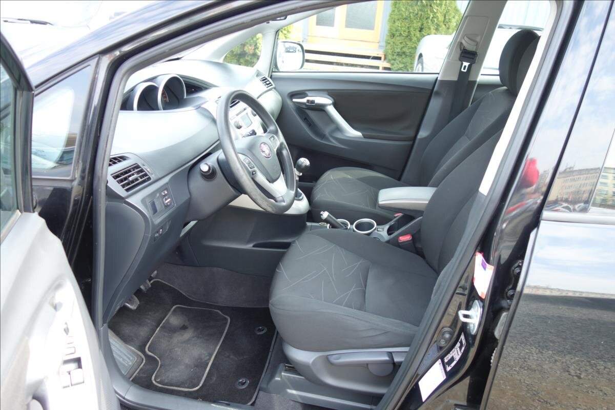 Toyota Verso MPV 1,6 l 97 kw