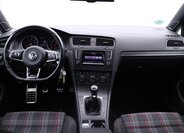 Volkswagen Golf 24