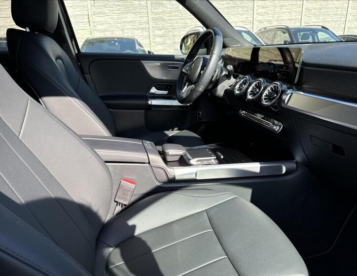 Mercedes-Benz GLB 13