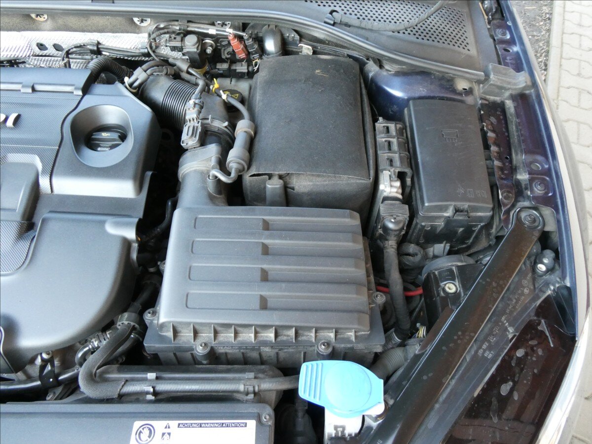Volkswagen Golf Kombi 1,6 l 81 kw