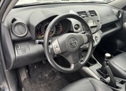 Toyota RAV4 SUV 2,2 l 100 kw