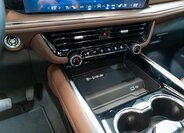 Chevrolet Suburban SUV 6,2 l 313 kw