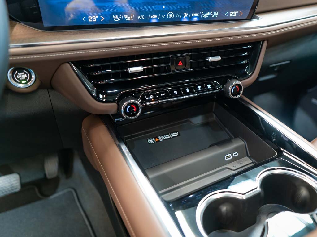 Chevrolet Suburban SUV 6,2 l 313 kw