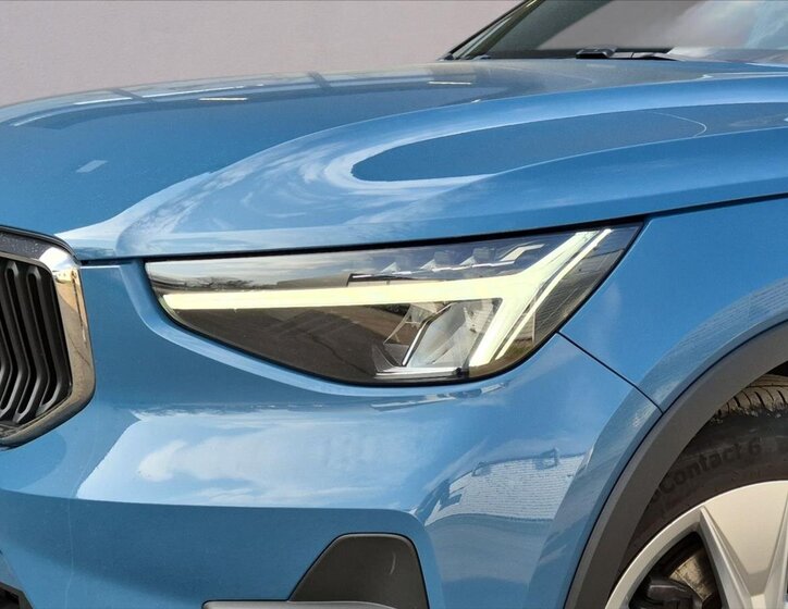 Volvo XC40 SUV / Terénní 2,0 l 120 kw