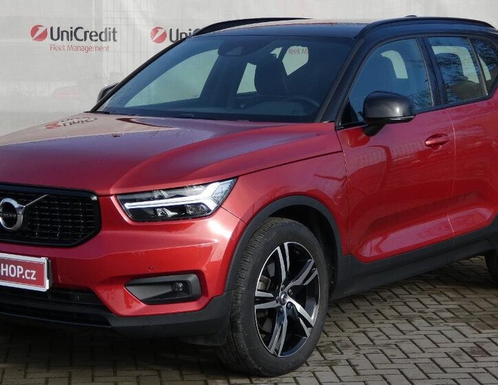 Volvo XC40 SUV / Terénní 2,0 l 145 kw