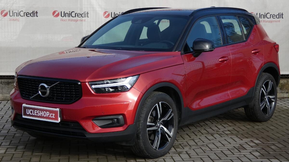Volvo XC40 SUV / Terénní 2,0 l 145 kw