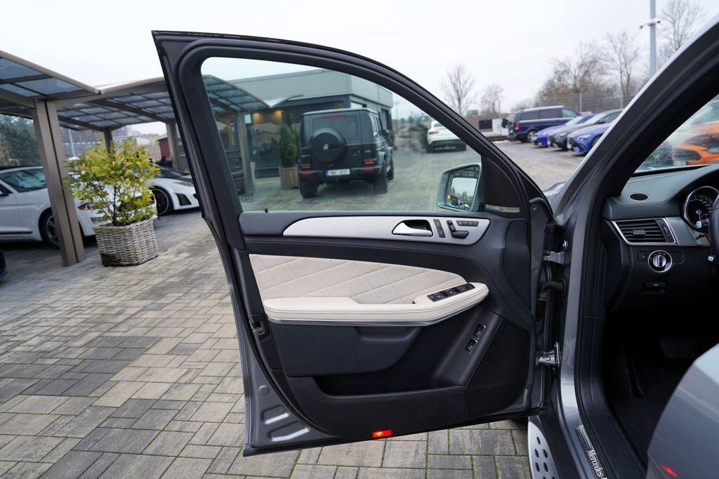 Mercedes-Benz GL SUV 3,0 l 190 kw