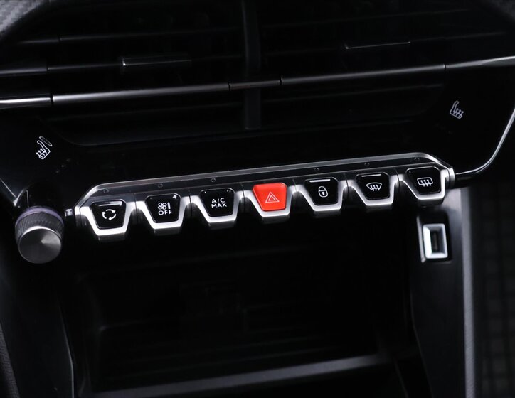 Peugeot 208 Hatchback 1,2 l 74 kw