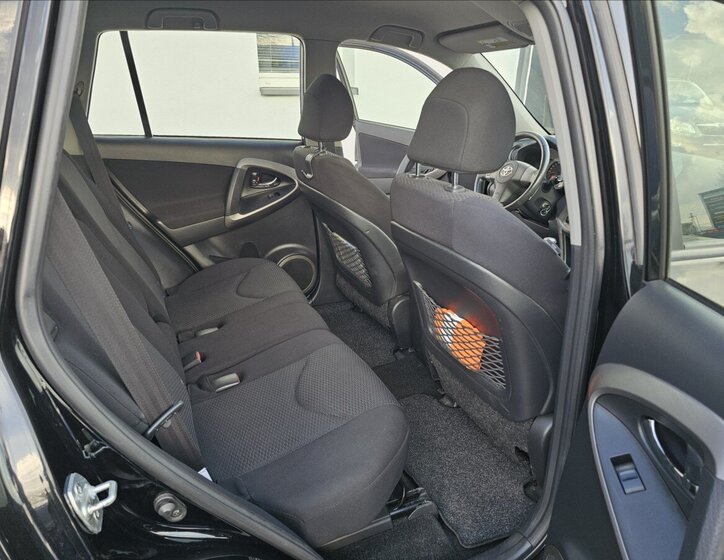 Toyota RAV4 Kombi 2,2 l 100 kw