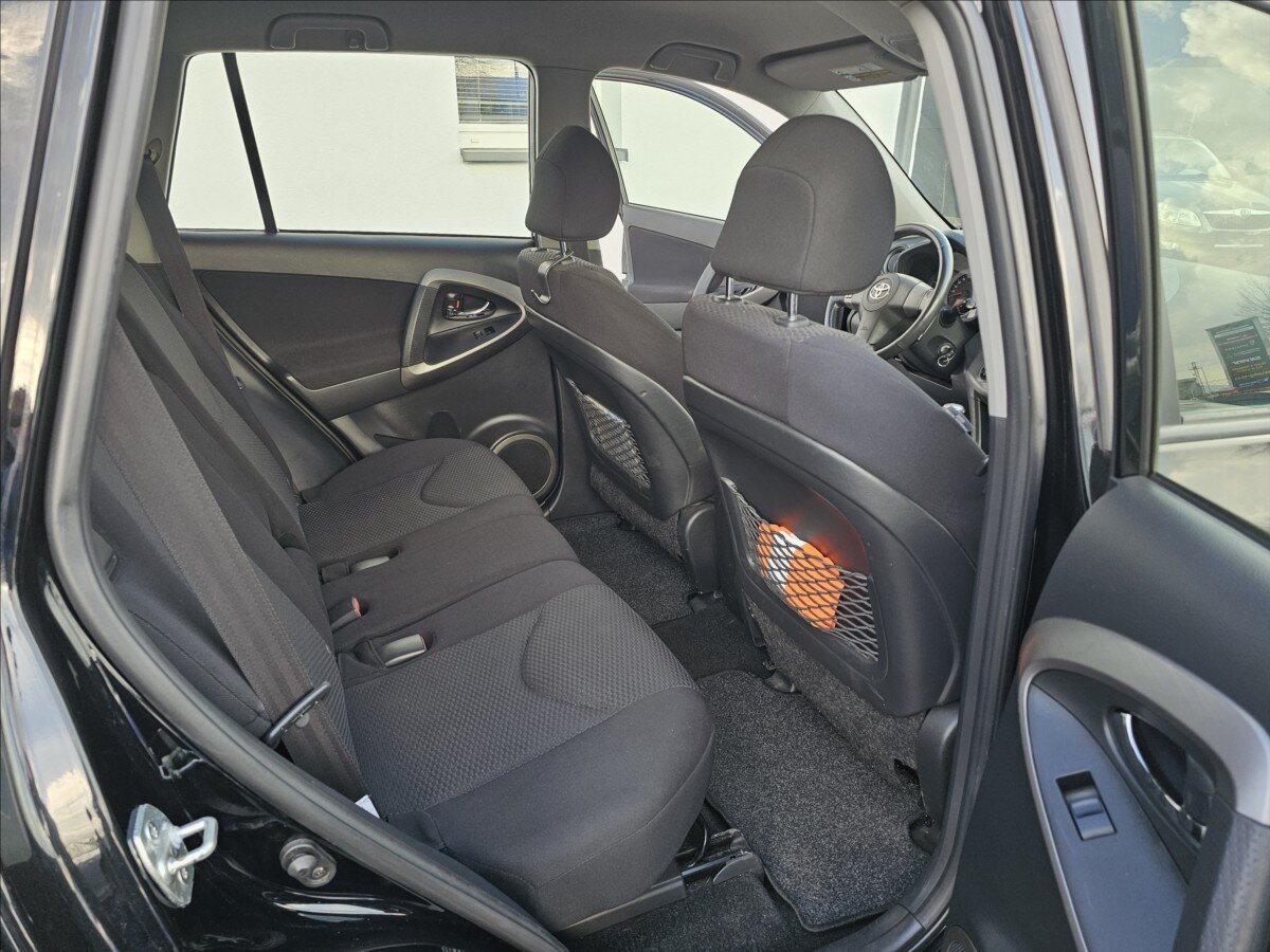 Toyota RAV4 Kombi 2,2 l 100 kw