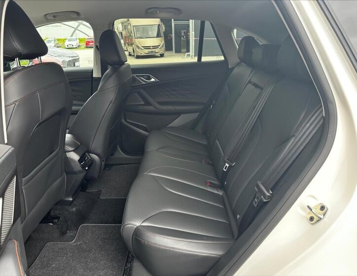 MG HS SUV / Terénní 1,5 l 125 kw