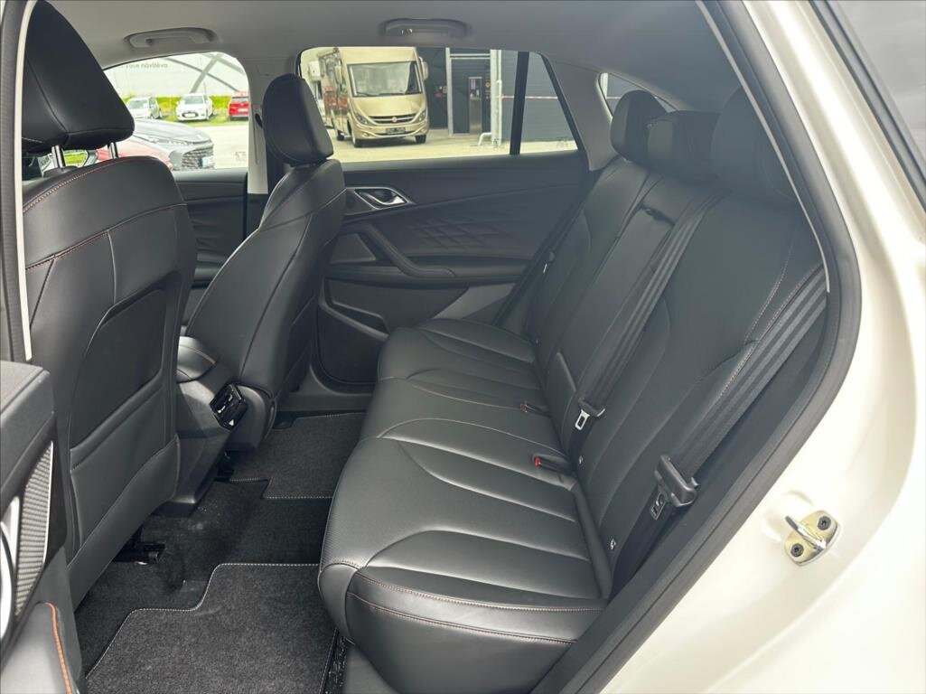 MG HS SUV / Terénní 1,5 l 125 kw