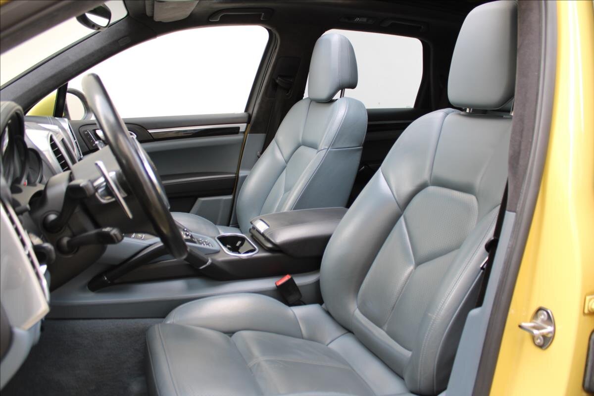 Porsche Cayenne SUV / Terénní 4,8 l 294 kw