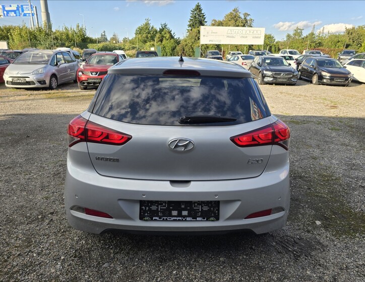 Hyundai i20 6
