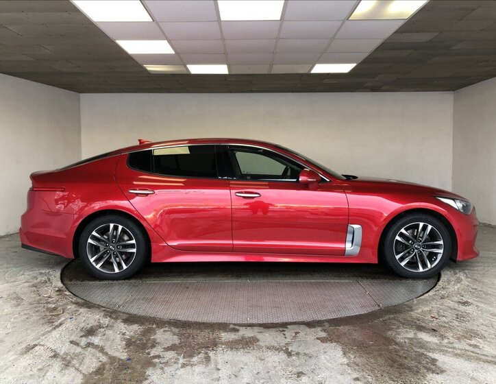 KIA Stinger 8