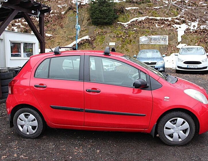 Toyota Yaris Hatchback 998,0 51 kw