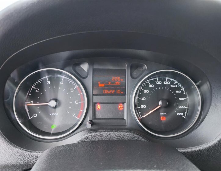 Peugeot 301 Sedan 1,2 l 60 kw