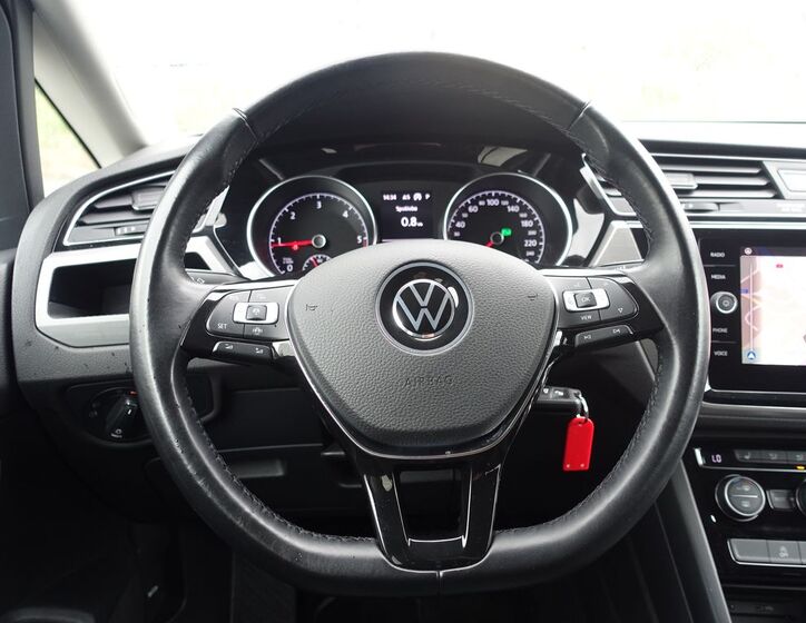 Volkswagen Touran 9