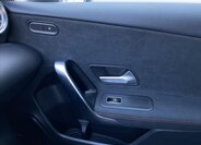 Mercedes-Benz Třídy A Sedan / Limuzína 1,3 l 120 kw