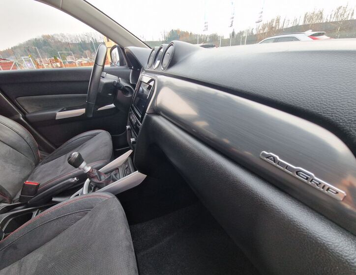 Suzuki Vitara 11