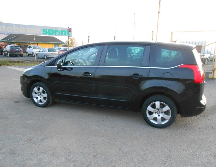 Peugeot 5008 10