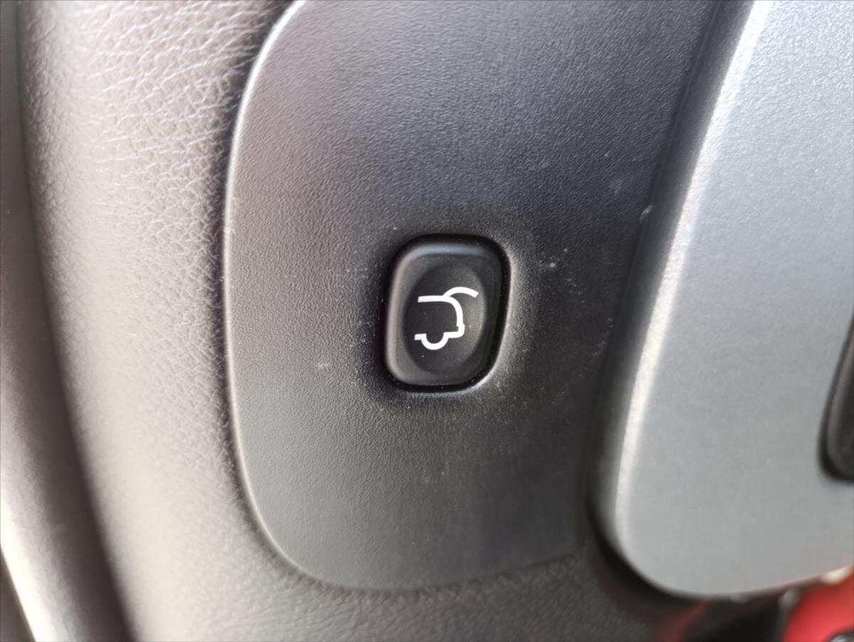 Jeep Cherokee SUV 3,2 l 200 kw