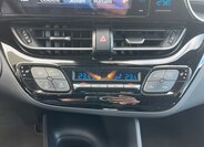 Toyota C-HR SUV / Terénní 1,8 l 72 kw