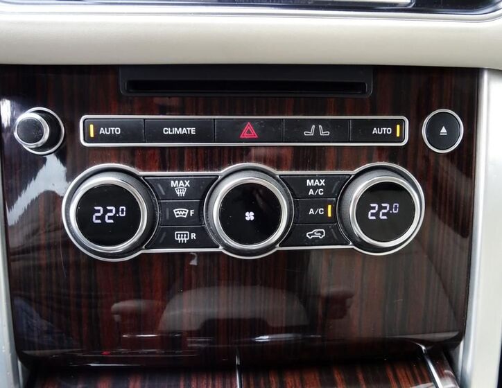 Land Rover Range Rover SUV 4,4 l 250 kw