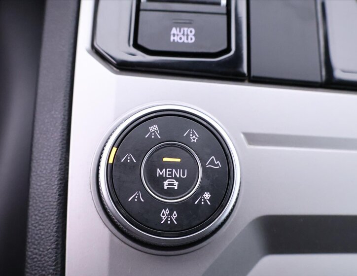 Volkswagen Touareg SUV / Terénní 3,0 l 210 kw