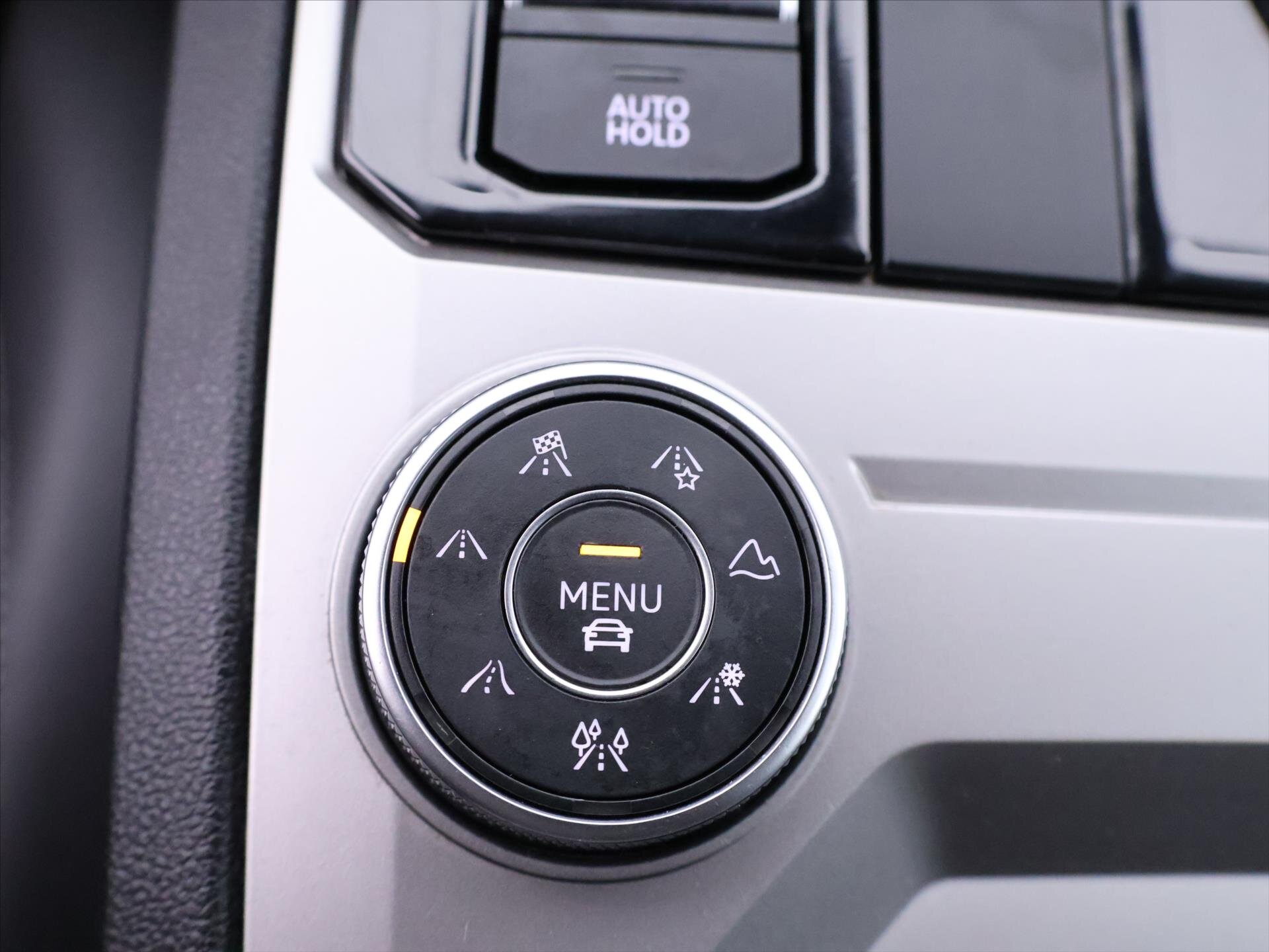 Volkswagen Touareg SUV / Terénní 3,0 l 210 kw