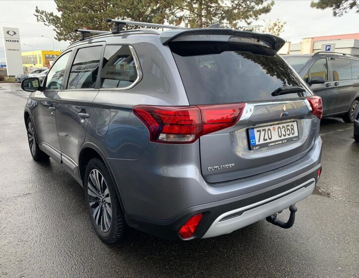 Mitsubishi Outlander SUV 2,0 l 110 kw