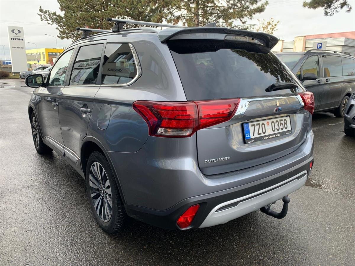 Mitsubishi Outlander SUV 2,0 l 110 kw