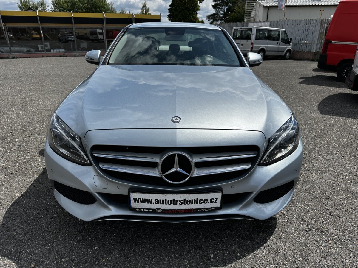 Mercedes-Benz Třídy C Sedan / Limuzína 1,6 l 115 kw