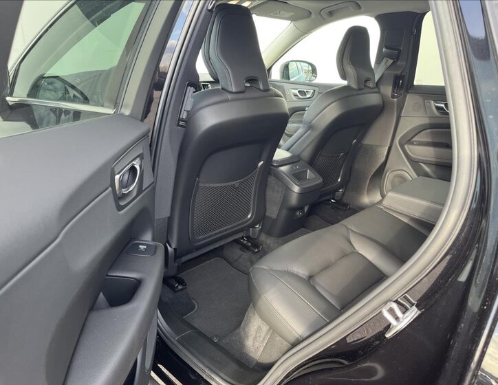 Volvo XC60 SUV / Terénní 2,0 l 145 kw