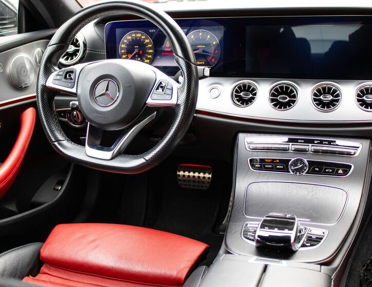 Mercedes-Benz Třídy E 12