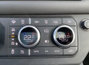 Land Rover Defender 71