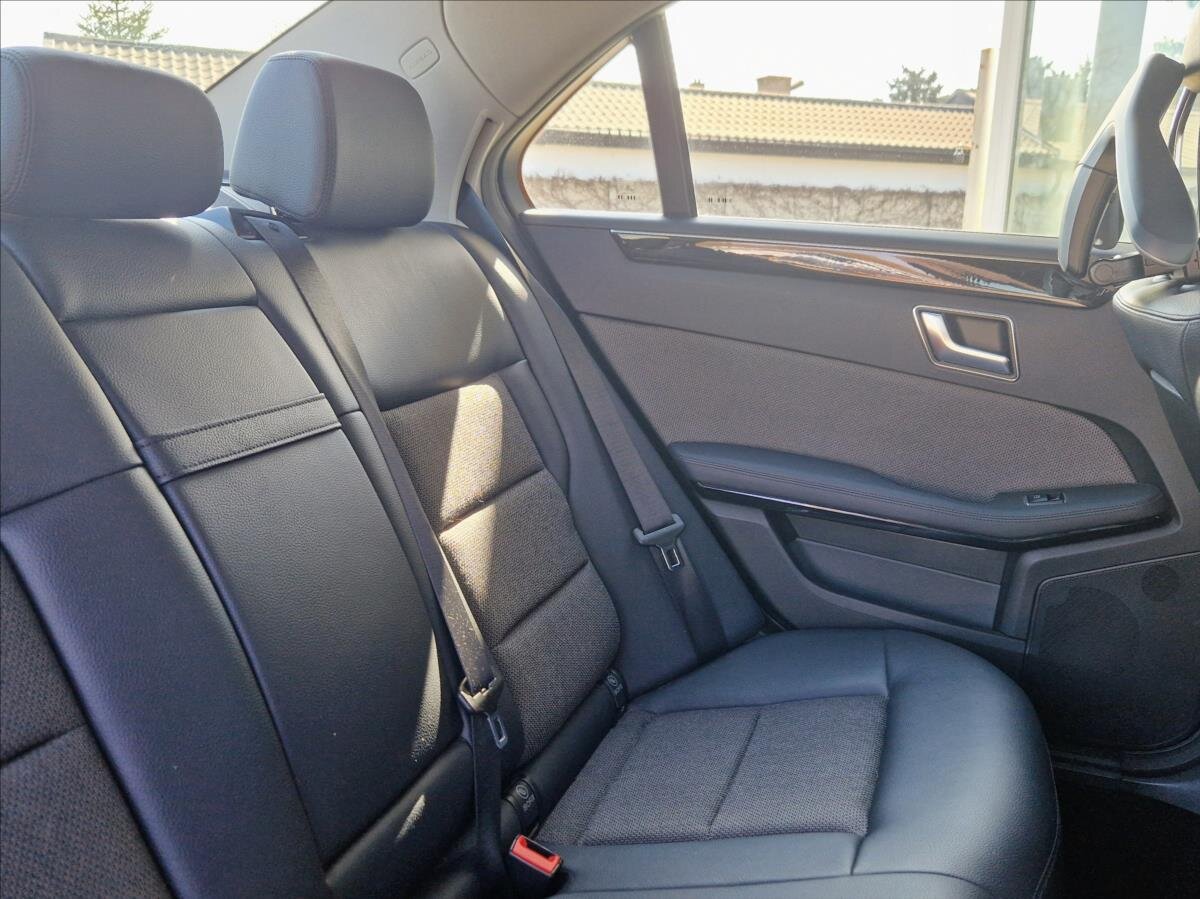 Mercedes-Benz Třídy E Sedan / Limuzína 3,0 l 195 kw