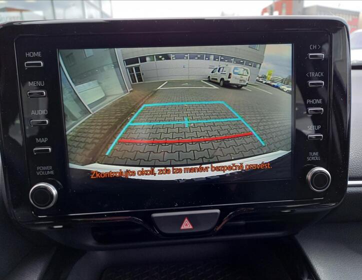 Toyota Yaris Cross 13